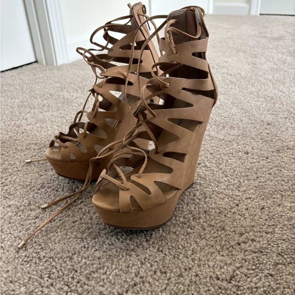 Breckelles Tan Wedge Sandals with Strappy Design